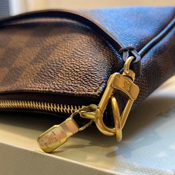 Louis Vuitton POCHETTE ACCESSOIRE CLOTH HANDBAG - Picture 6 of 9